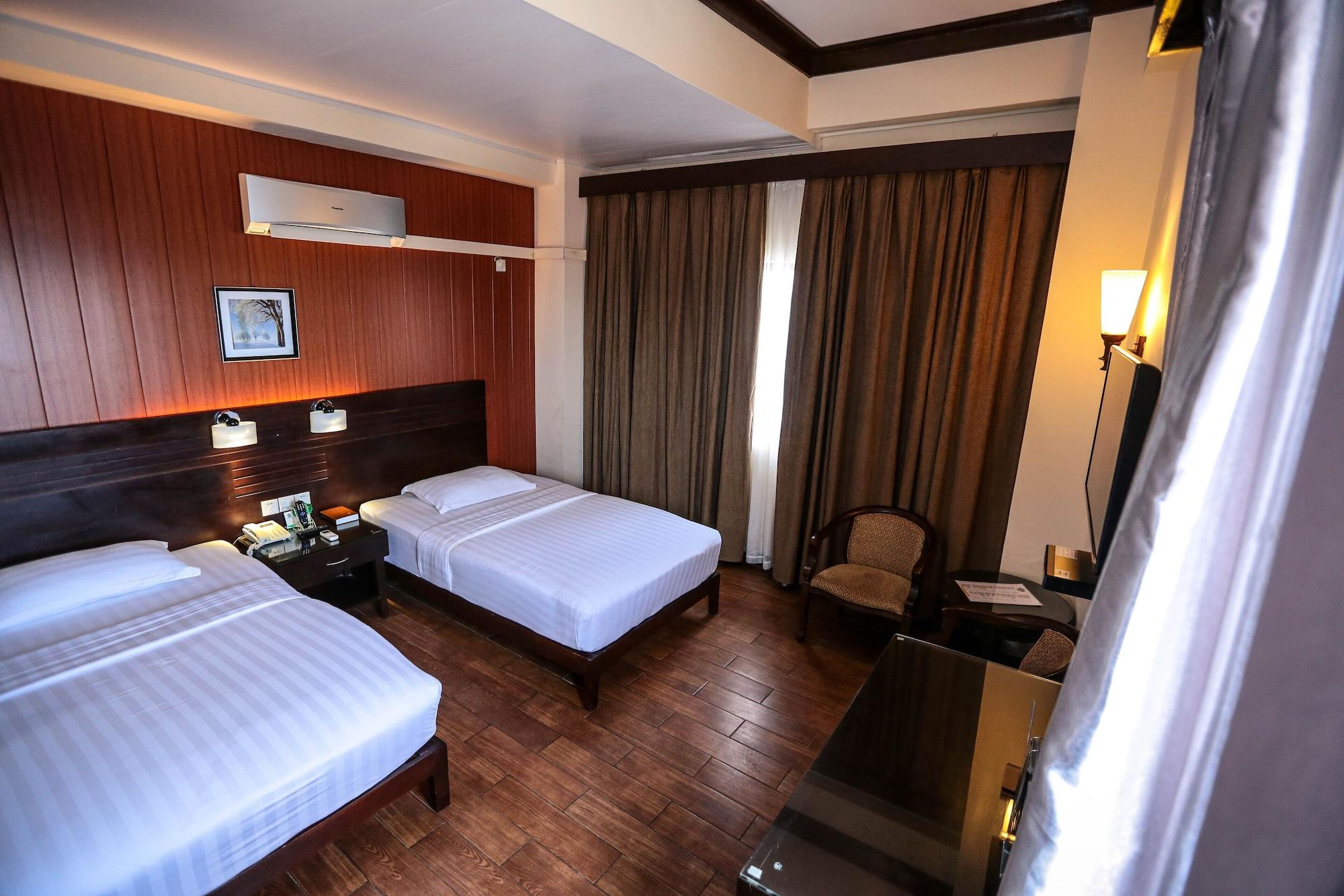 โรงแรม เอสเซนเซีย Dumaguete City ภายนอก รูปภาพ
